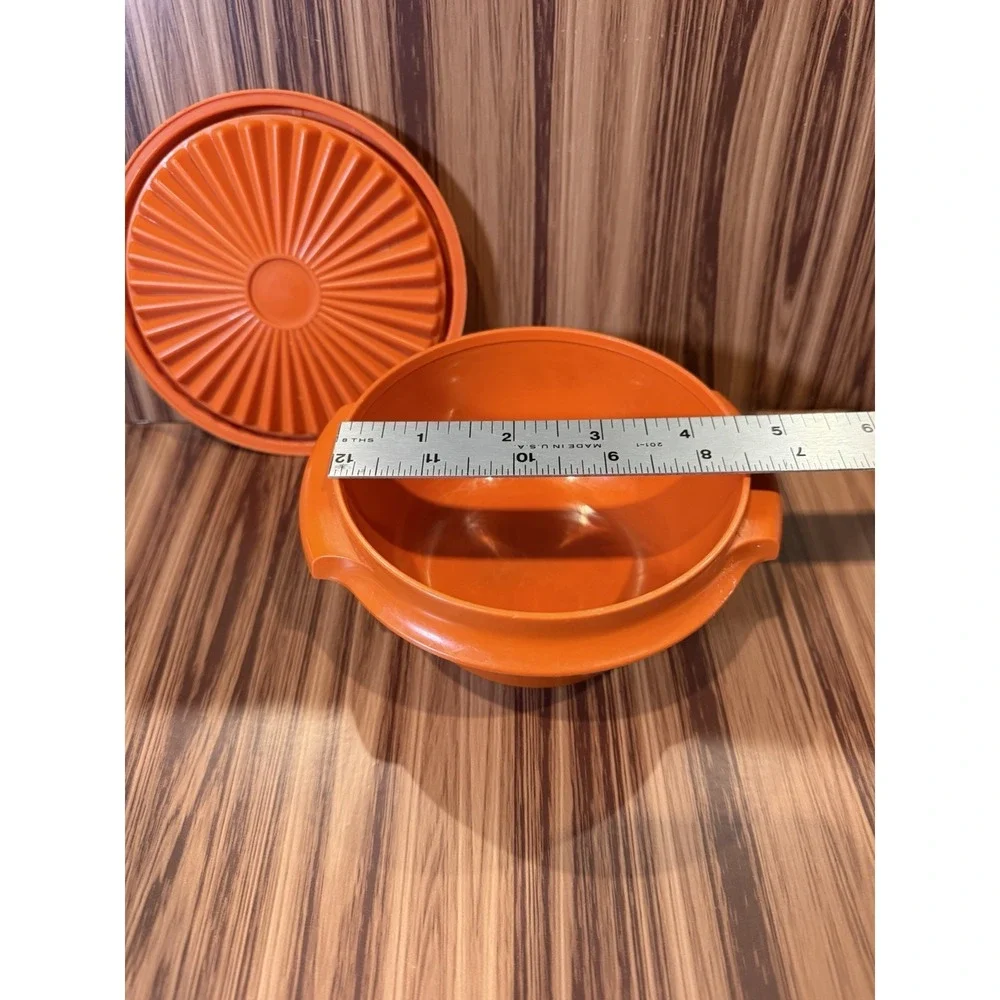Tupperware vintage orange